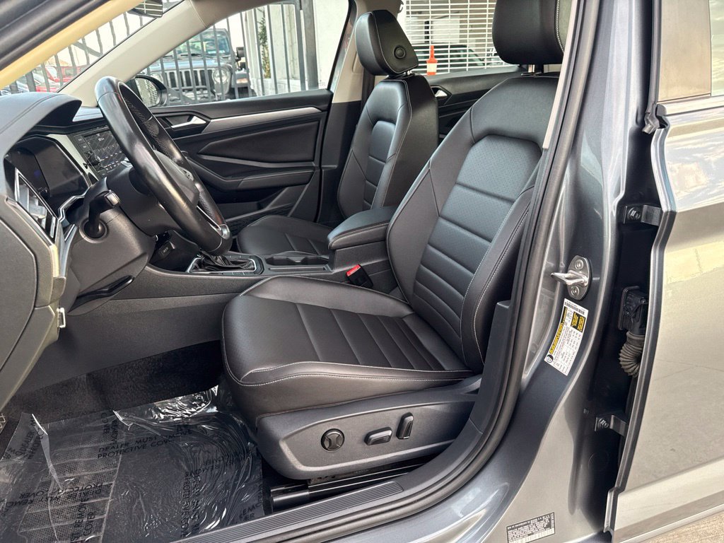 Used 2024 Volkswagen Jetta SE FWD image 26