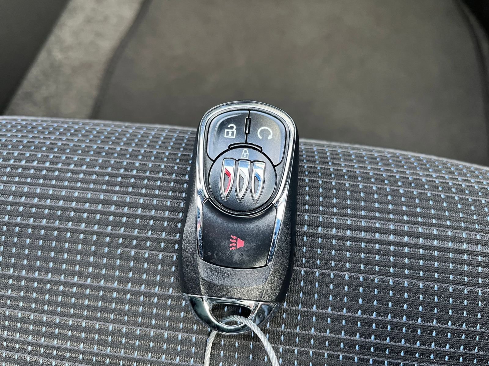 Used 2025 Buick Envista Preferred image 21