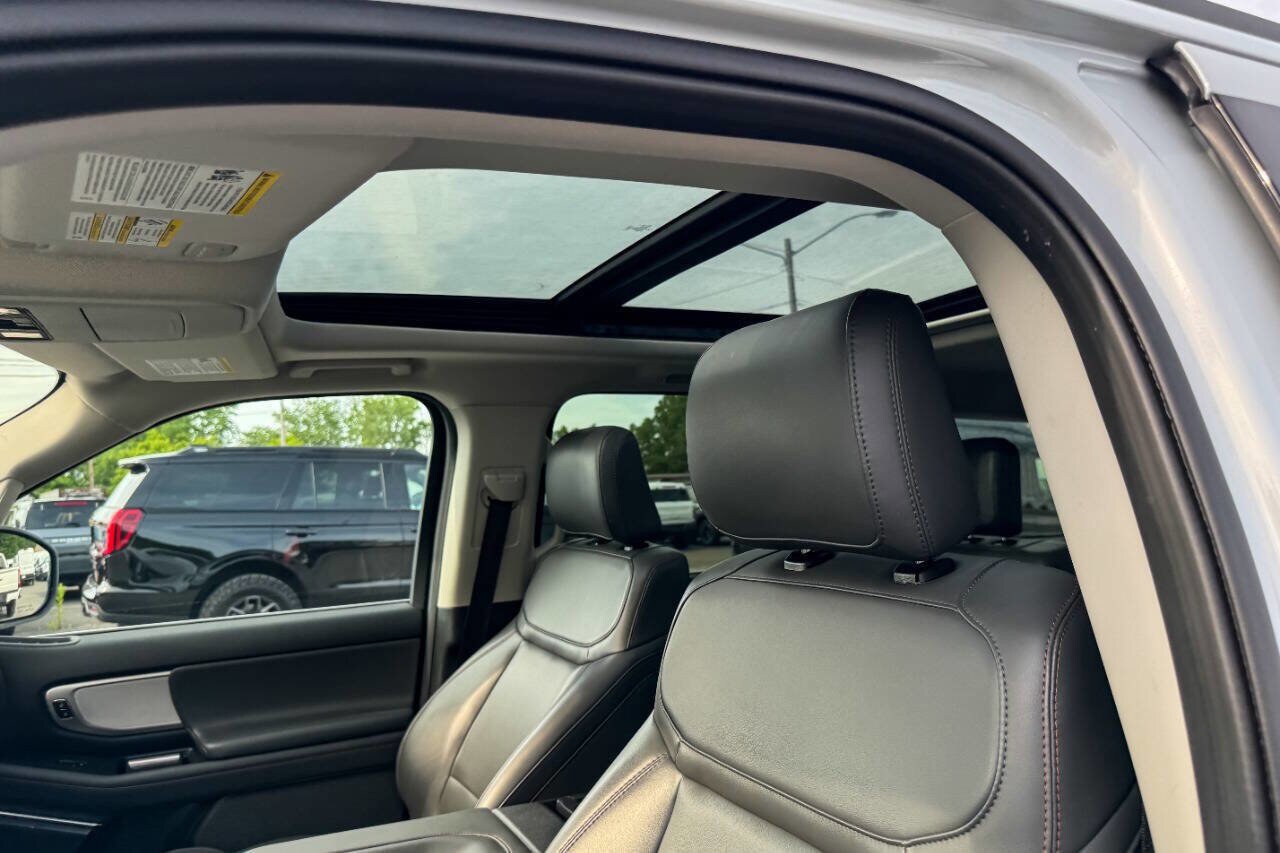 Used 2025 Ford Expedition Active AWD/4WD image 28