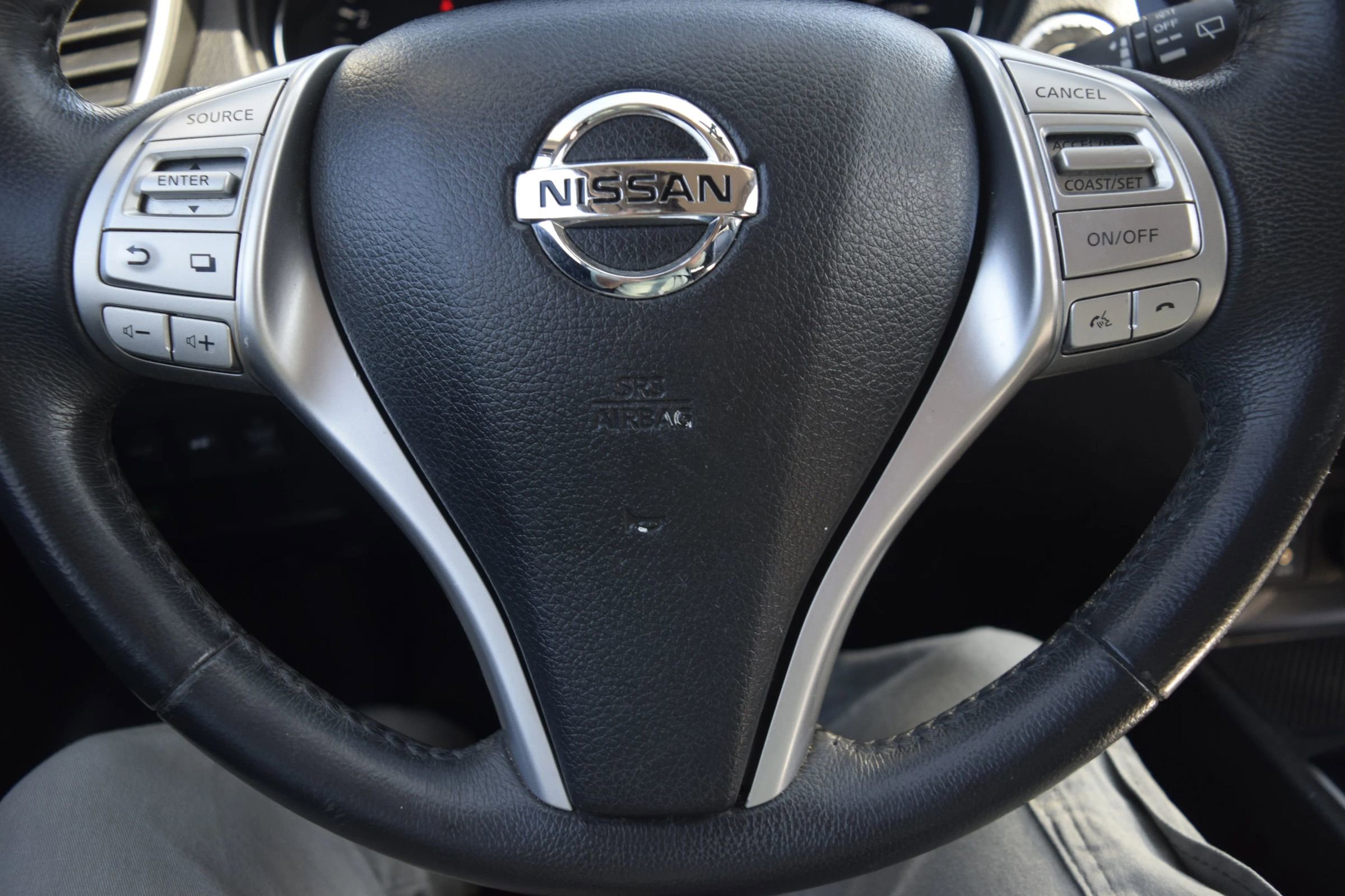 Used 2015 Nissan Rogue SL image 14