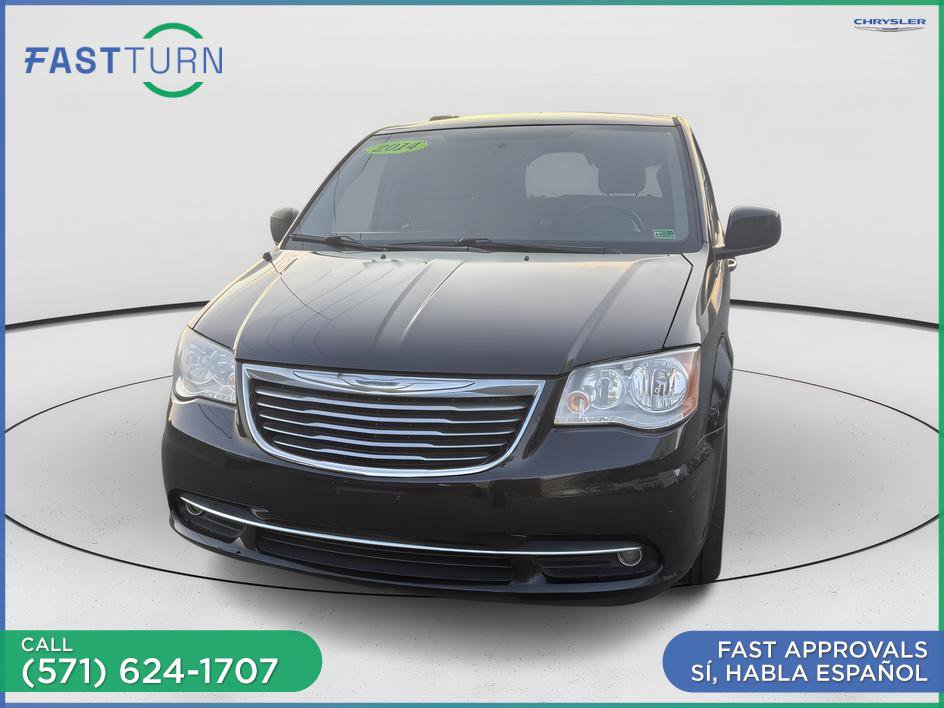 Used 2014 Chrysler Town & Country Touring FWD image 1