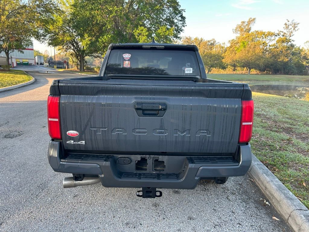 Certified 2025 Toyota Tacoma SR5 AWD/4WD image 4
