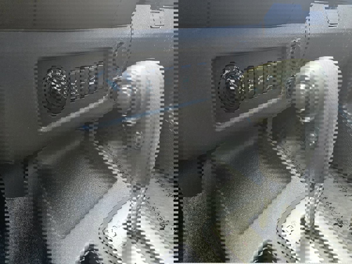 Used 2005 Nissan Xterra Off-Road image 14