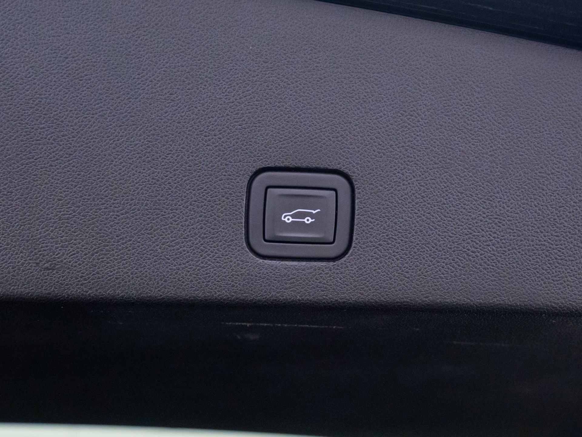 Certified 2024 Cadillac XT6 Sport w/ LPO, Floor Liner Package image 34