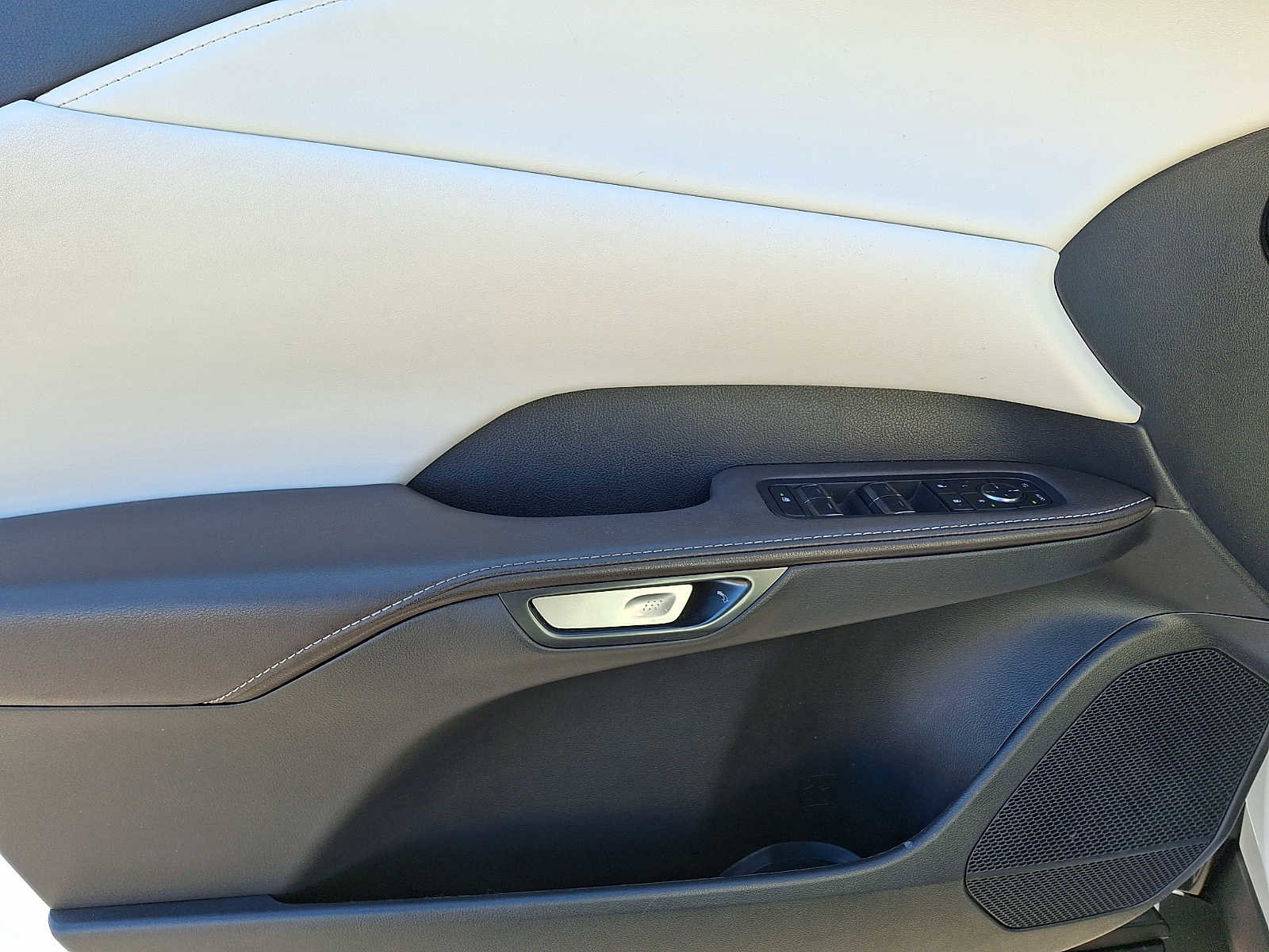 Used 2024 Lexus RX 350 Premium w/ Accessory Package (Z1) image 8