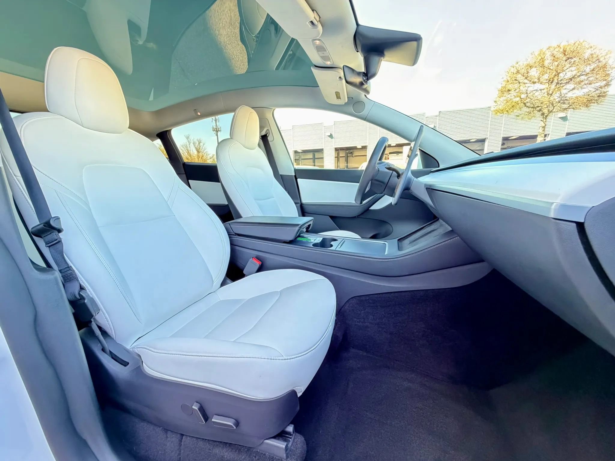 Used 2021 Tesla Model Y Long Range image 24