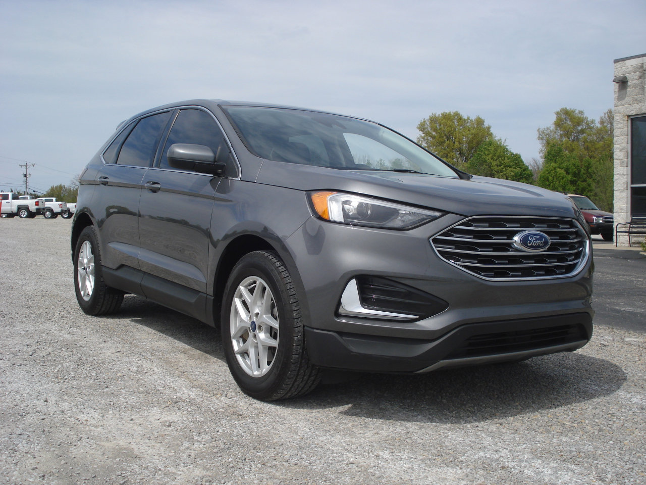 Used 2022 Ford Edge SEL w/ Cargo Accessory Package image 2