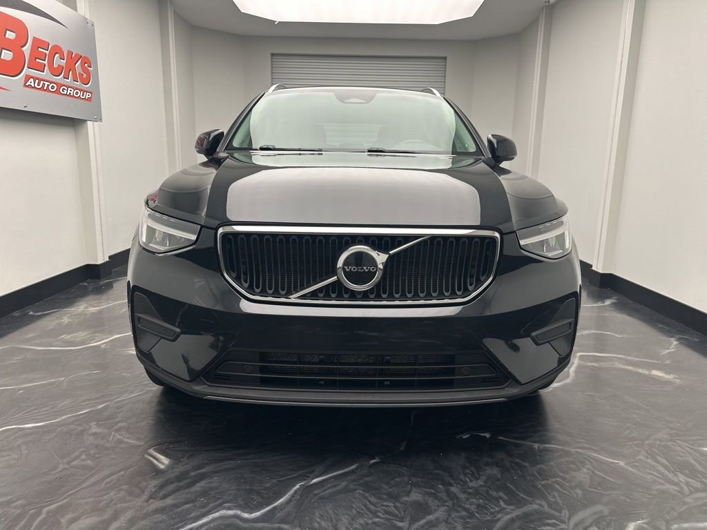 Used 2023 Volvo XC40 B5 Core image 28