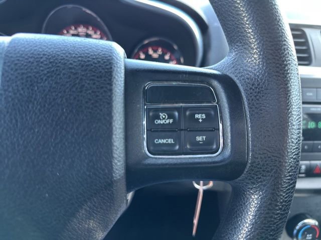 Used 2013 Dodge Avenger SE image 16