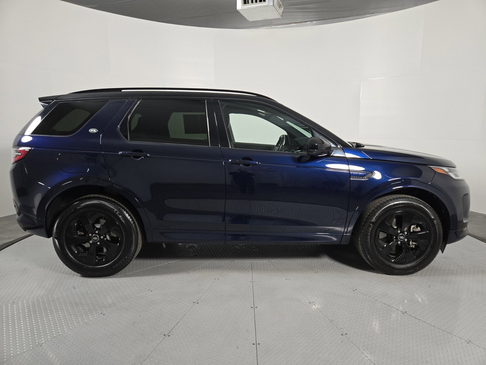 Used 2023 Land Rover Discovery Sport S R-Dynamic image 6