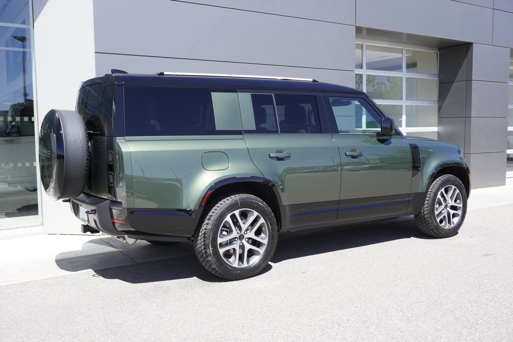 New 2026 Land Rover Defender 130 X-Dynamic SE image 4
