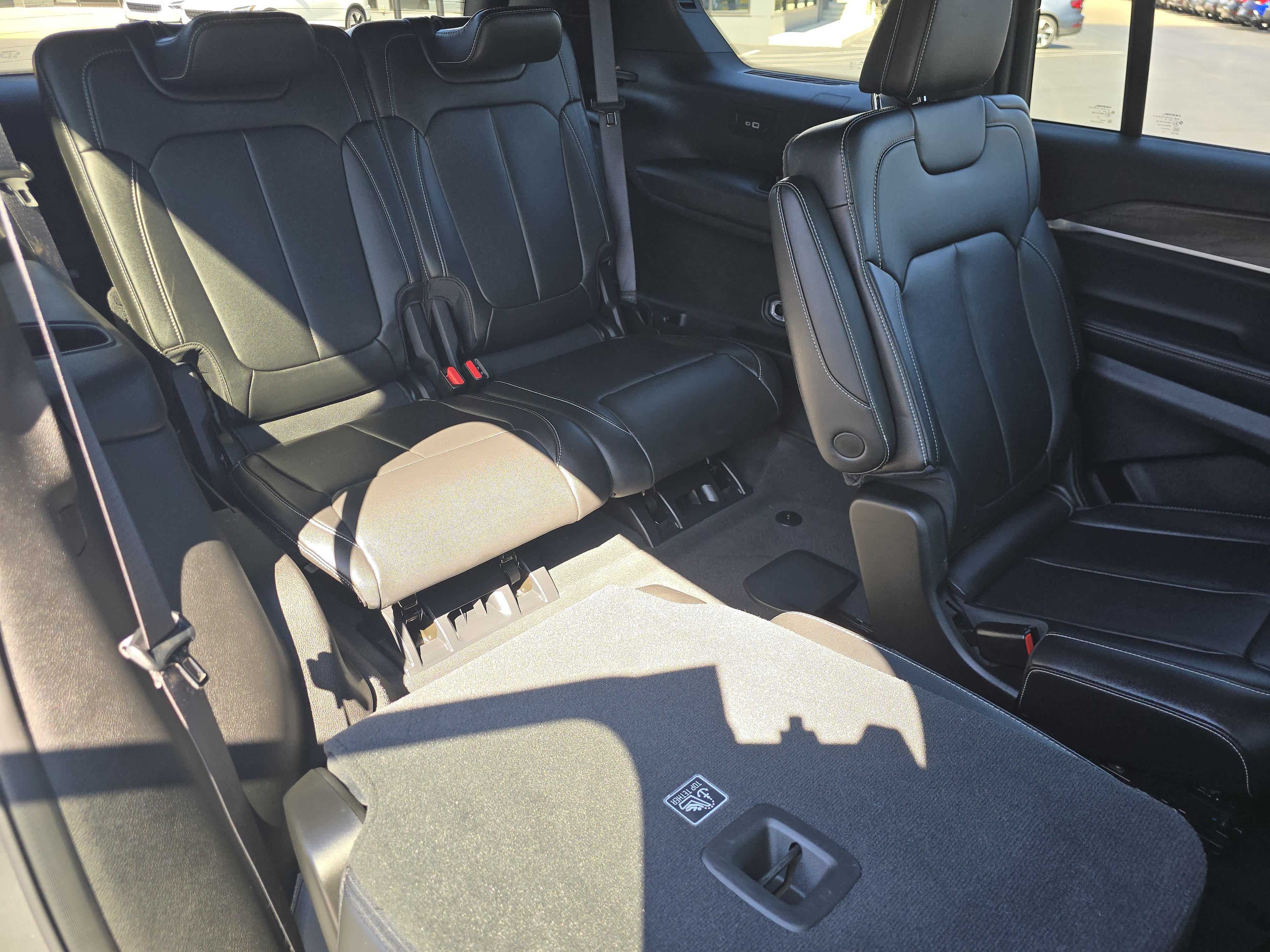Used 2024 Jeep Grand Cherokee L Limited AWD/4WD image 19