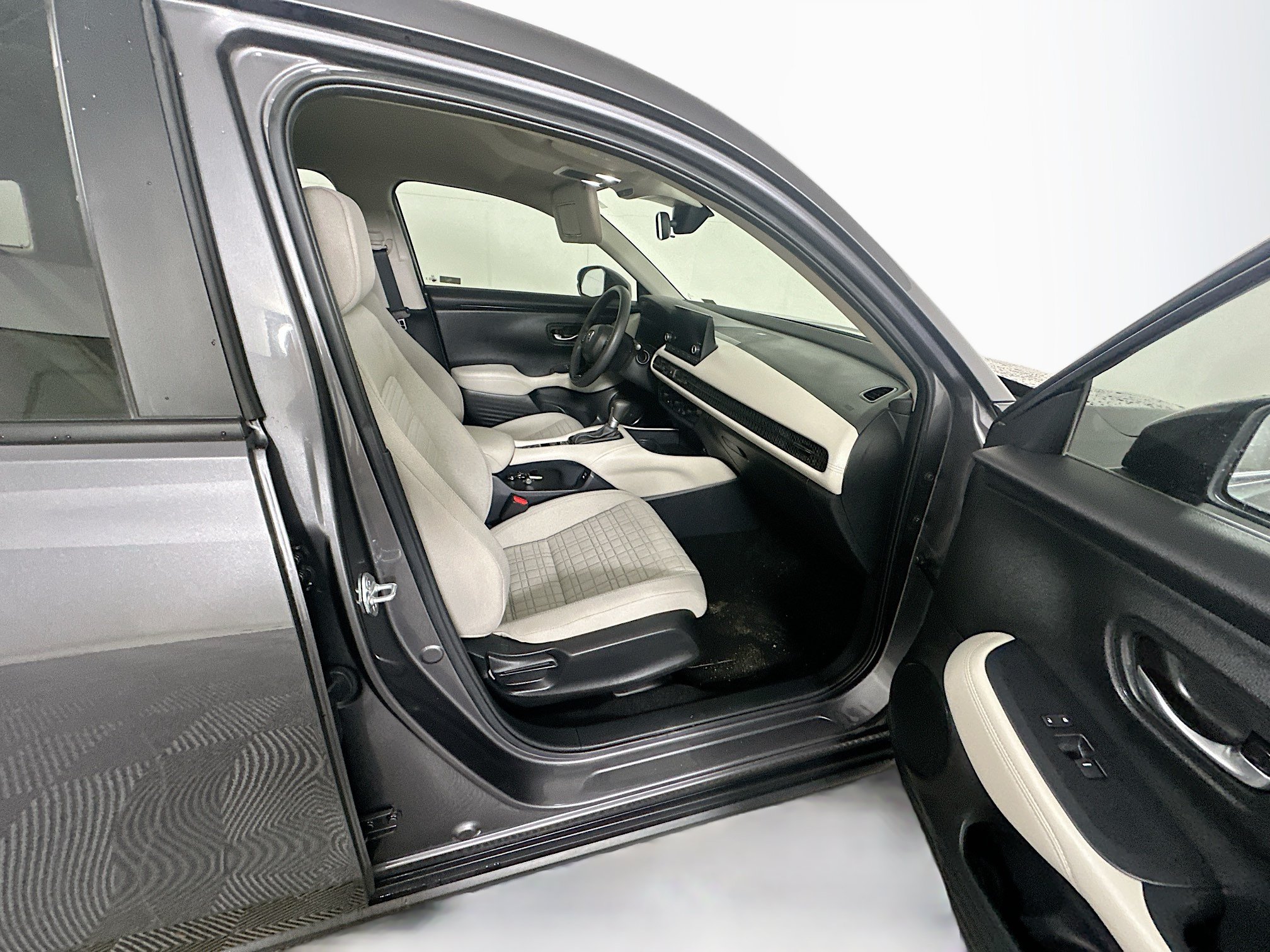 Used 2025 Honda HR-V LX image 29
