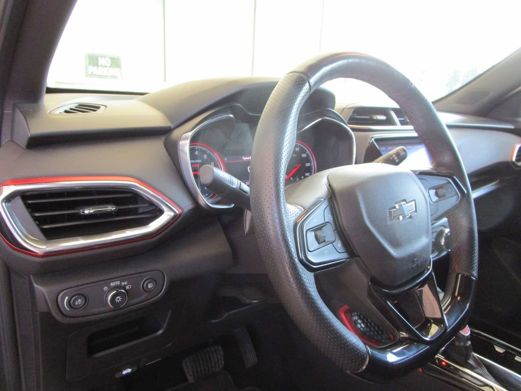 Used 2022 Chevrolet TrailBlazer RS w/ Sun and Liftgate Package image 21