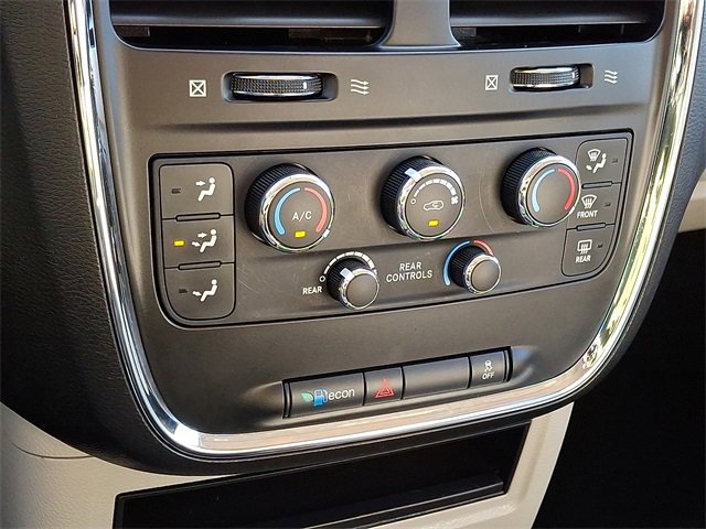 Used 2013 Dodge Grand Caravan SE image 19