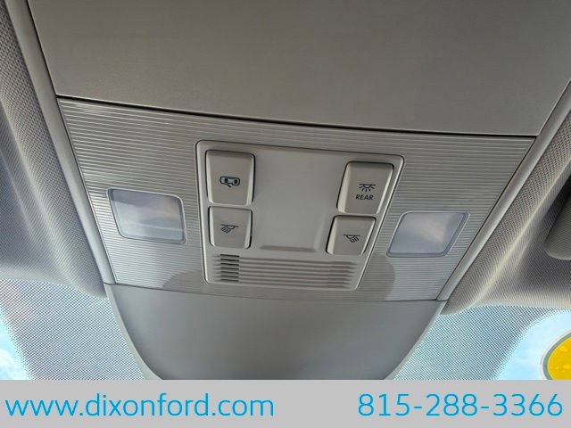 Used 2023 Volkswagen Taos SE FWD image 18