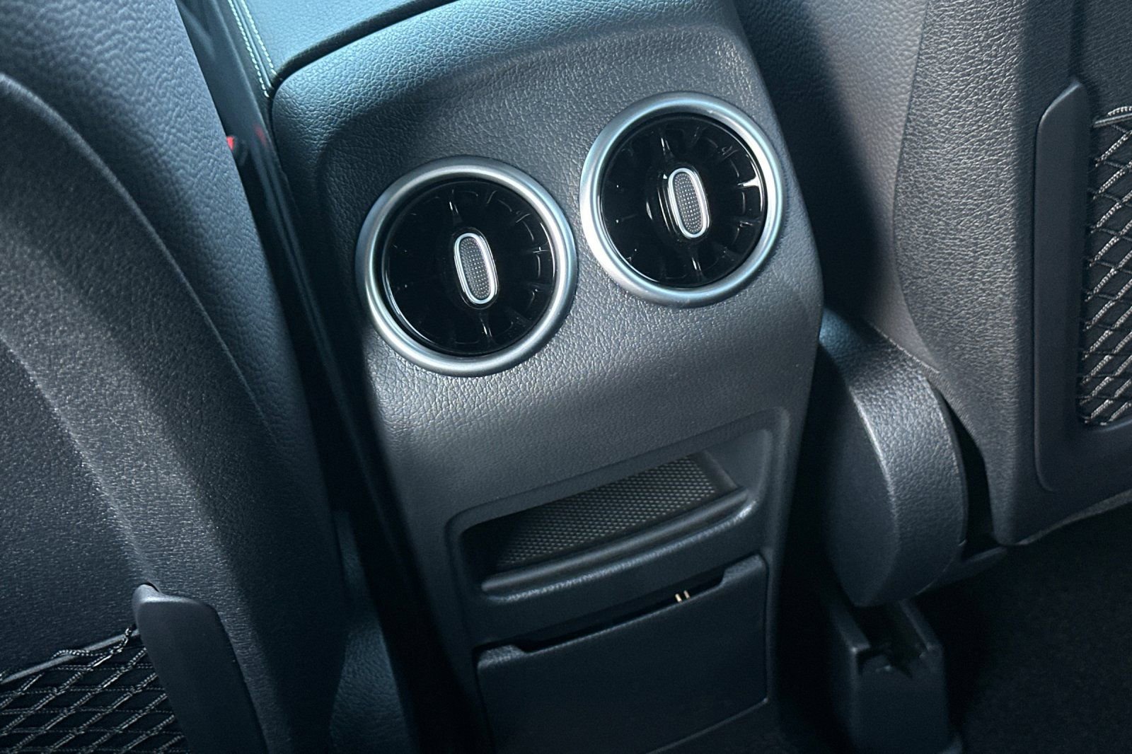 New 2026 Mercedes-Benz GLB 250 image 23