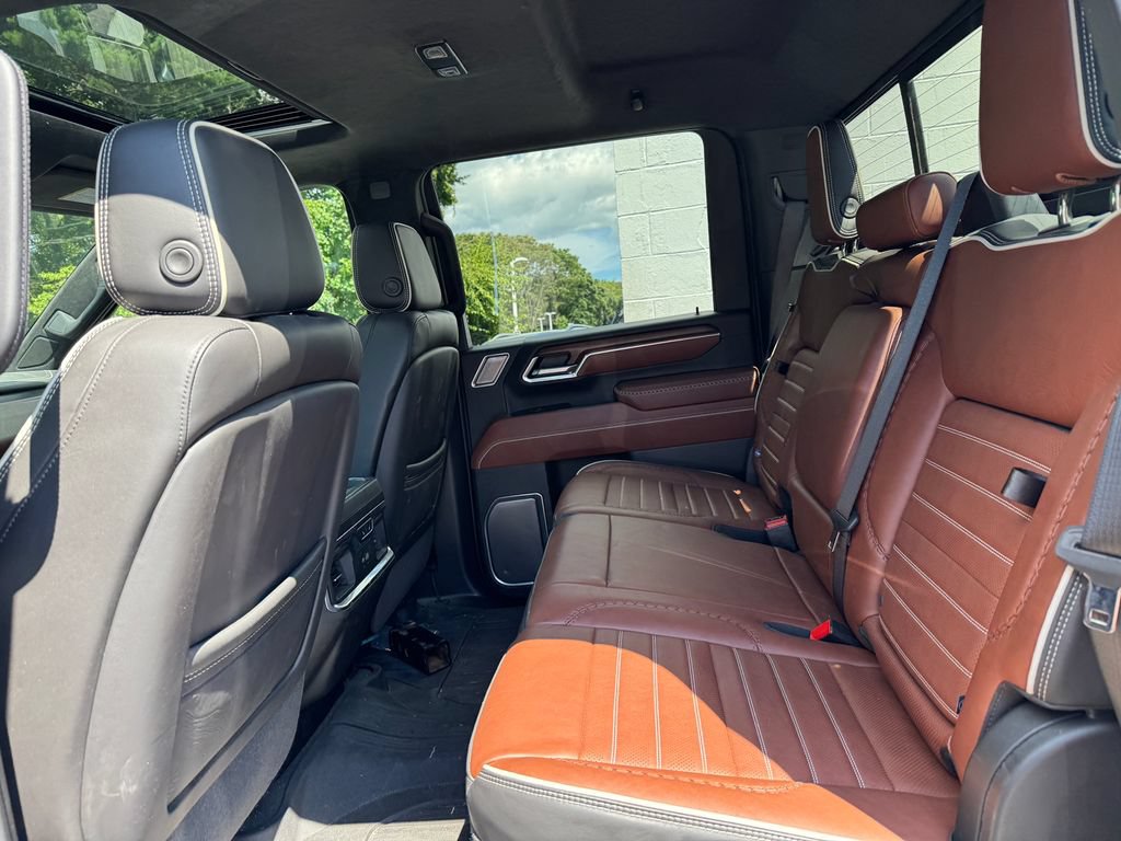 Used 2025 GMC Sierra 2500 Denali Ultimate w/ Max Trailering Package AWD/4WD image 32