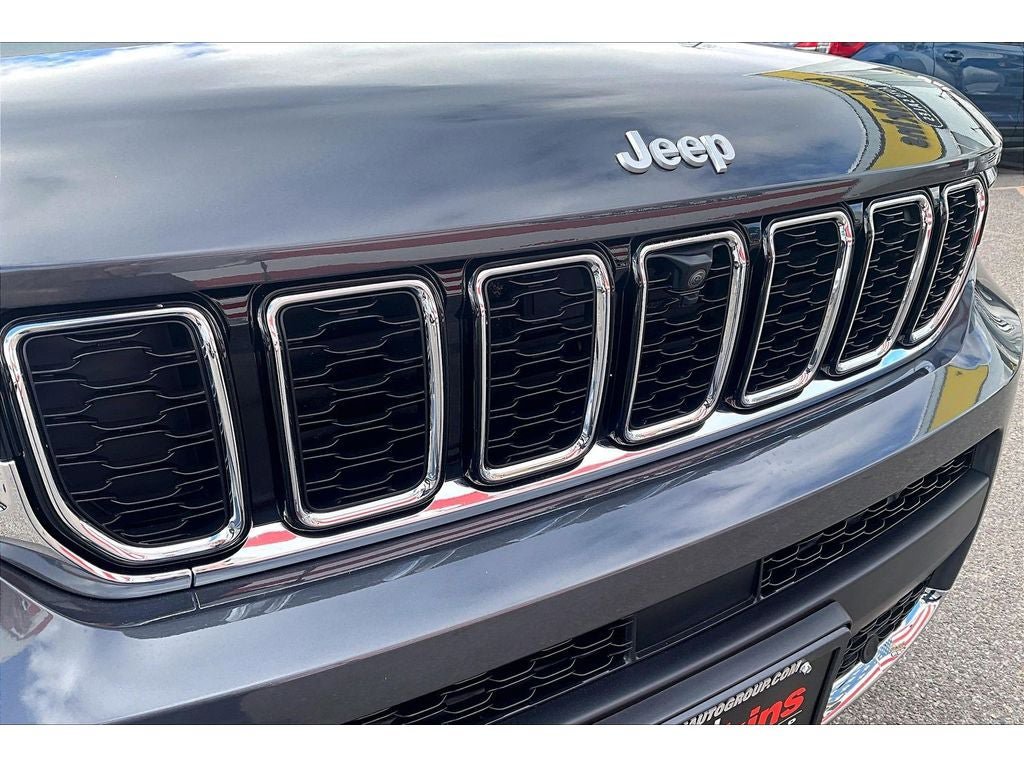 Used 2025 Jeep Grand Cherokee L Limited w/ Luxury Tech Group II image 32