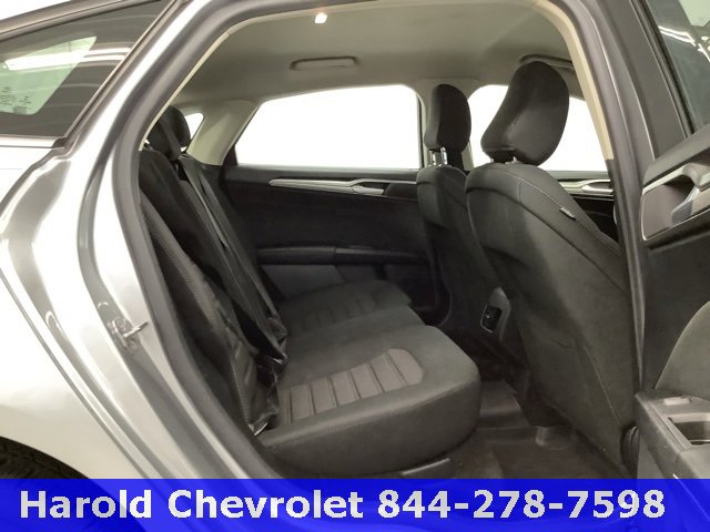 Used 2020 Ford Fusion SE image 9