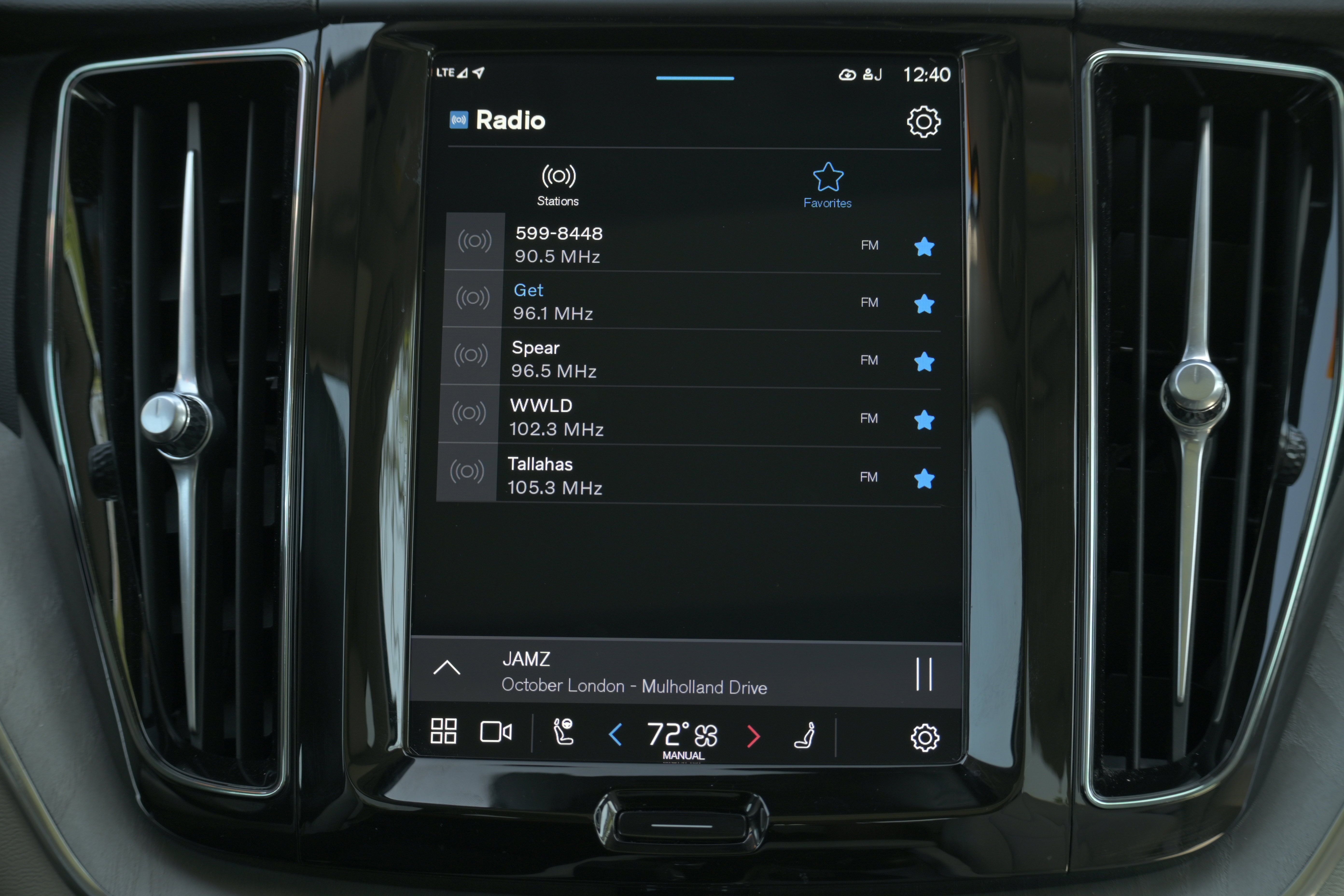 Used 2024 Volvo XC60 B5 Plus w/ Protection Package Premier image 15