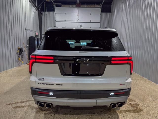 Used 2024 Chevrolet Traverse Z71 image 4