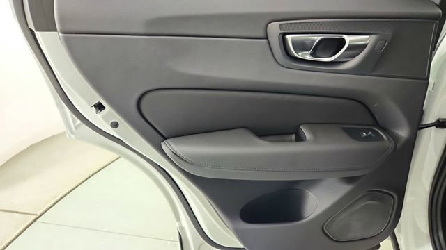 New 2026 Volvo XC60 T8 Plus w/ Climate Package PRO AWD/4WD image 28