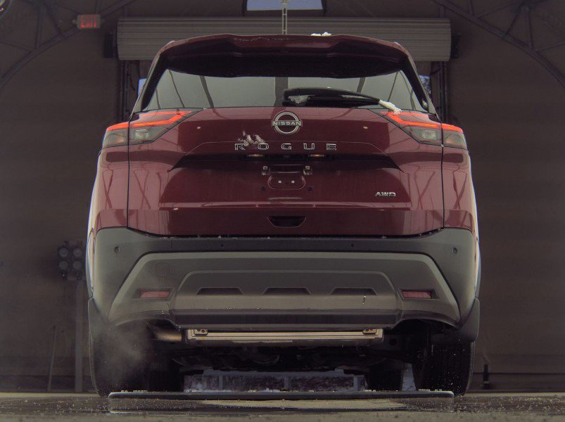 Used 2023 Nissan Rogue S image 30