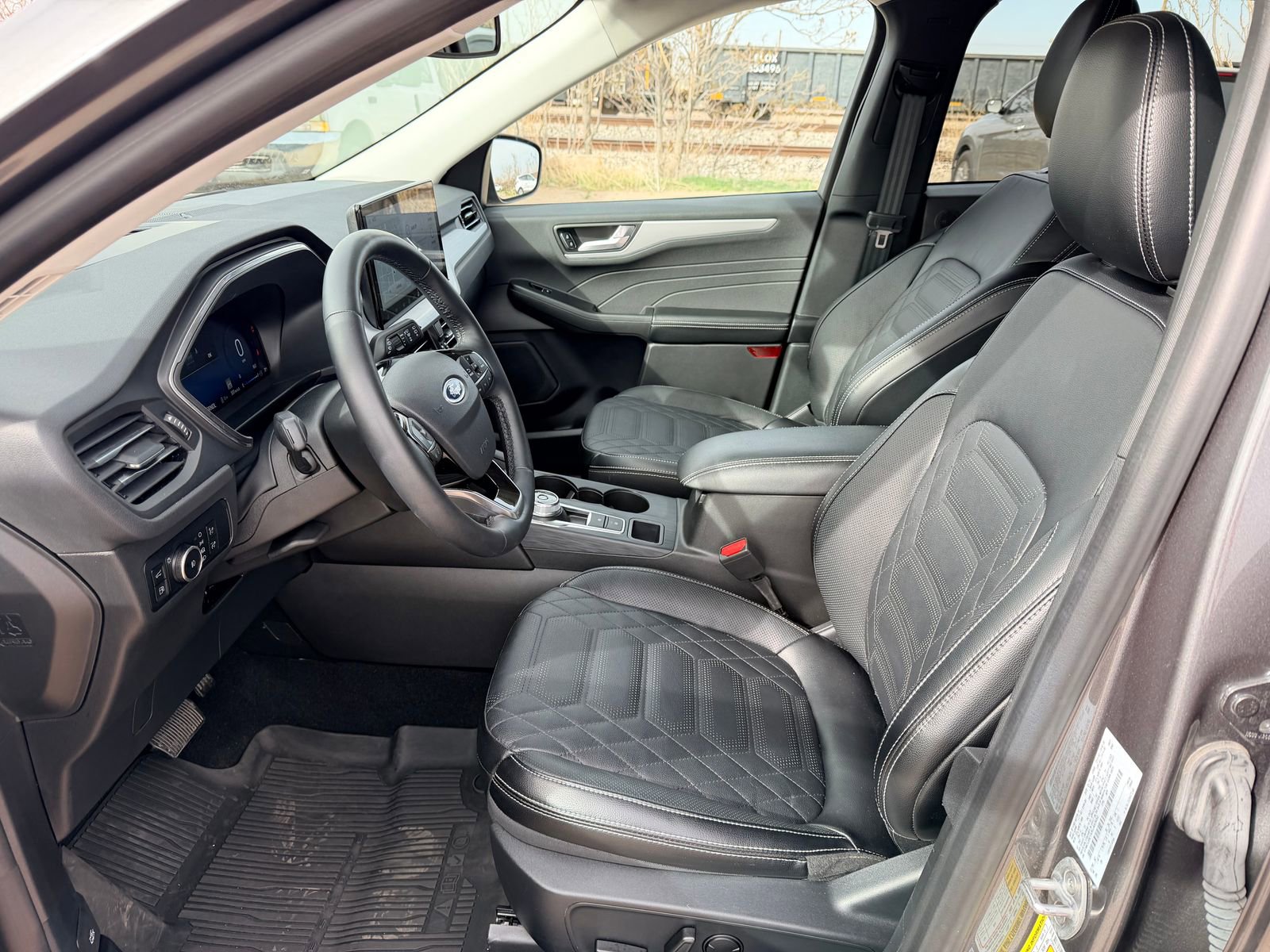 Certified 2024 Ford Escape SE w/ PHEV Premium Package FWD image 10