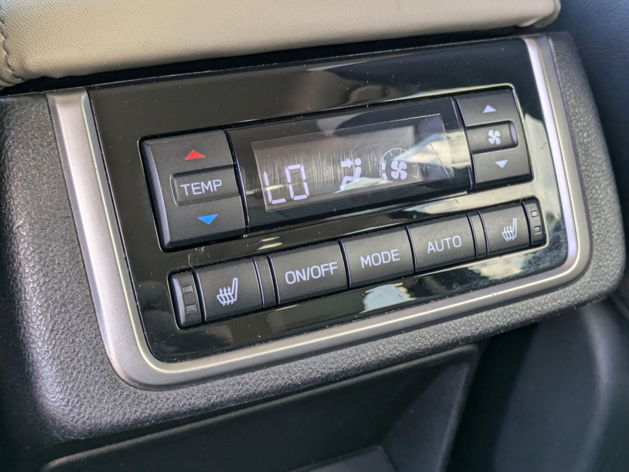 Used 2023 Subaru Ascent Limited image 16