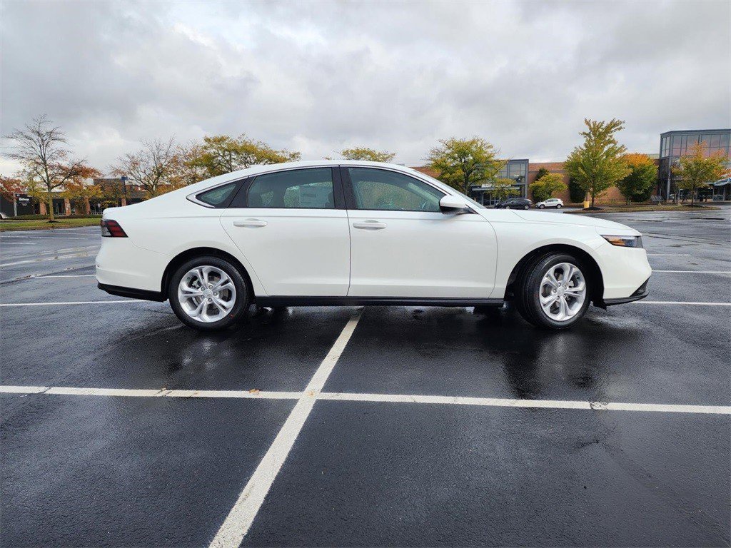 Certified 2025 Honda Accord LX image 13