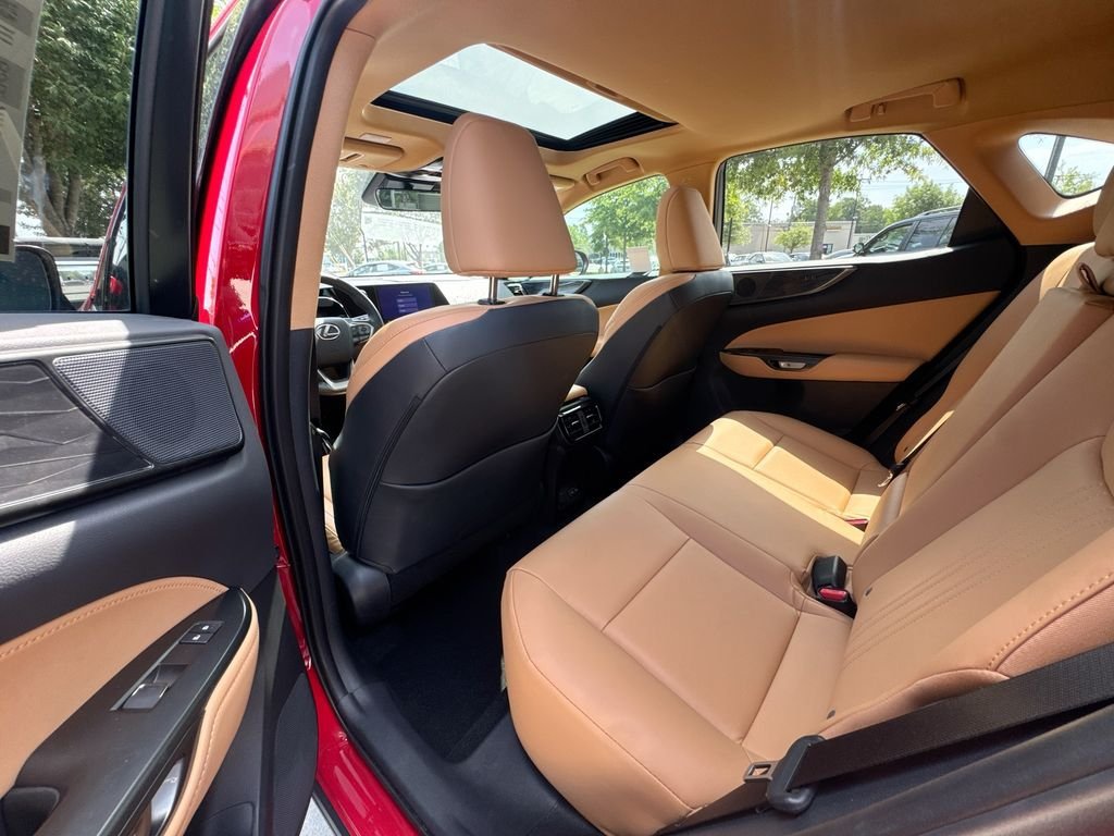 Used 2025 Lexus NX 250 FWD w/ Towing Package (2000 Lbs) image 32