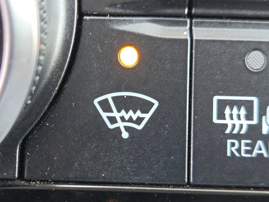 Used 2023 Toyota Highlander L image 15