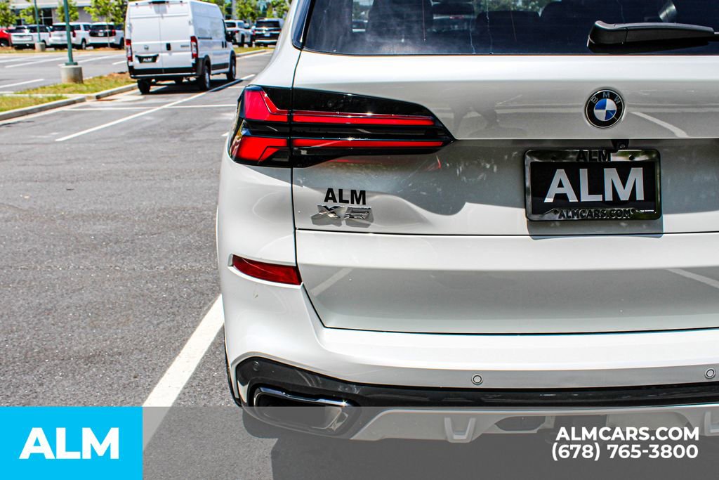 Used 2024 BMW X5 xDrive40i w/ M Sport Package AWD/4WD image 13