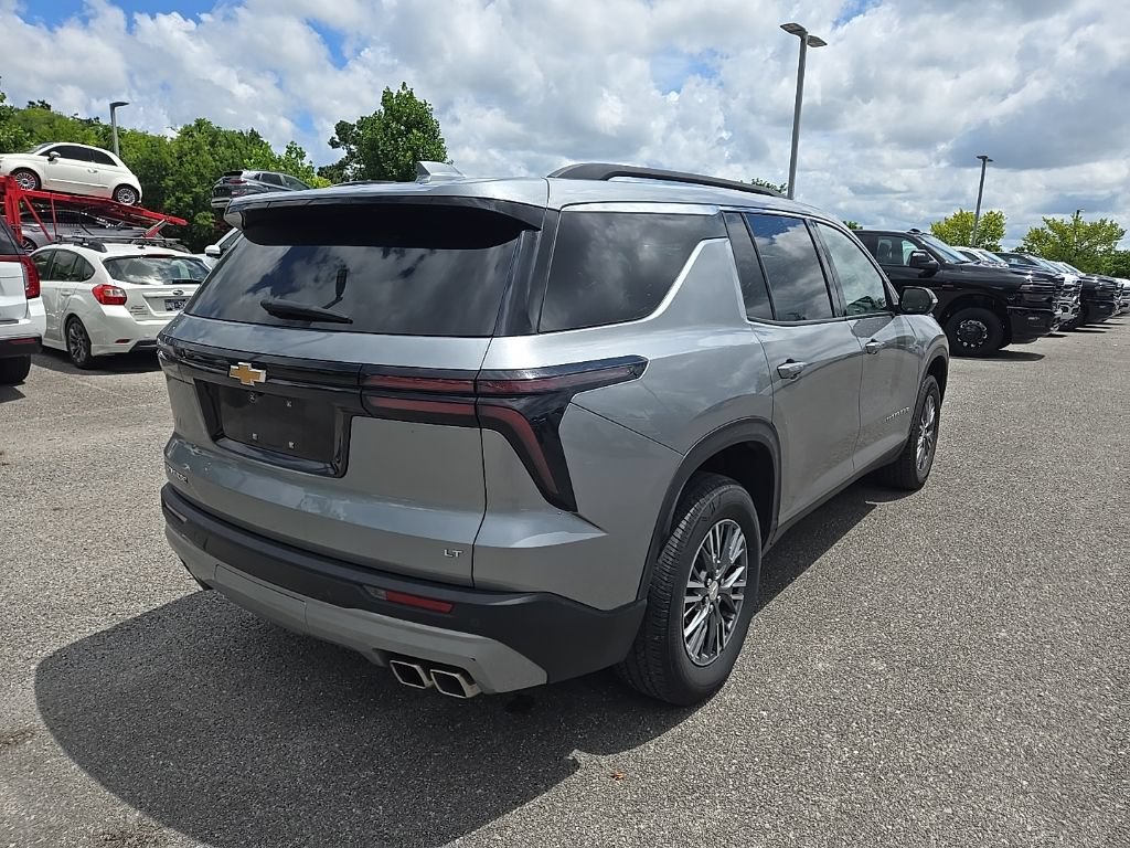Used 2024 Chevrolet Traverse LT FWD image 7