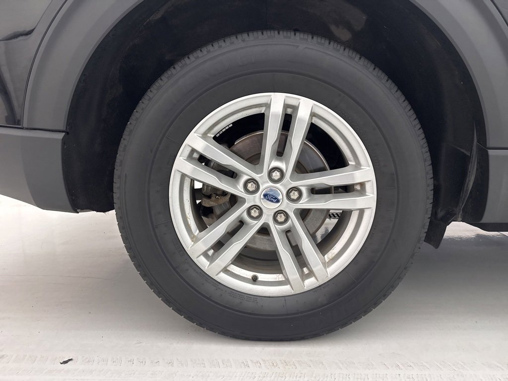 Used 2022 Ford Explorer XLT image 17