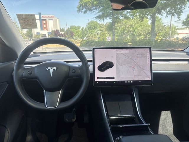 Used 2020 Tesla Model Y Long Range image 9