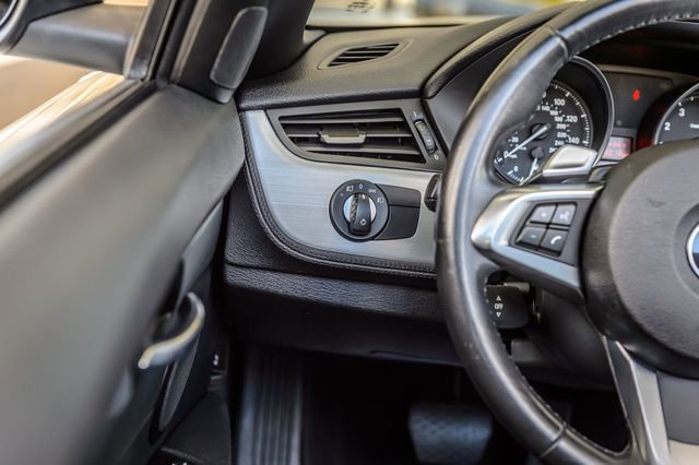 Used 2009 BMW Z4 sDrive35i image 27