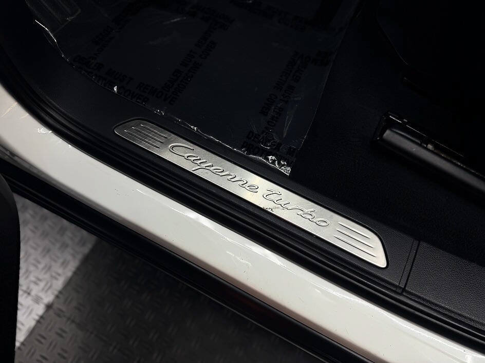 Used 2012 Porsche Cayenne Turbo AWD/4WD image 20