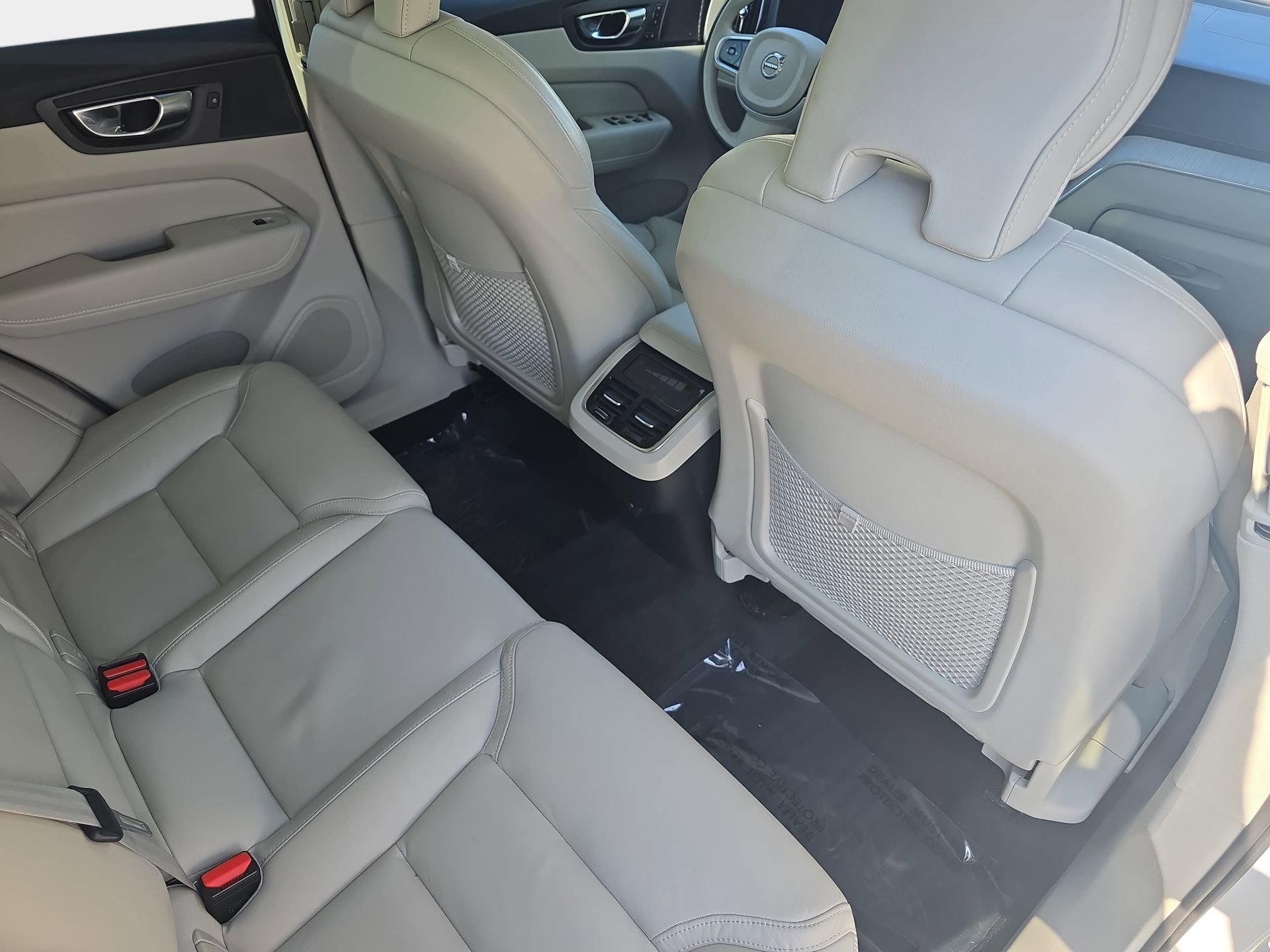 Used 2021 Volvo XC60 T5 Inscription w/ Advanced Package image 11