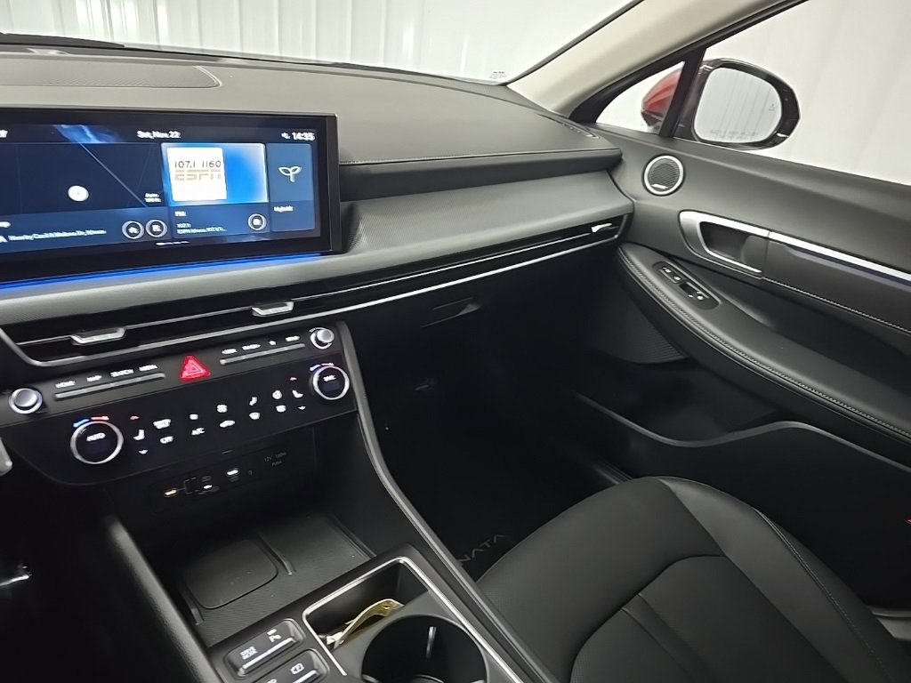 Used 2024 Hyundai Sonata Limited image 29