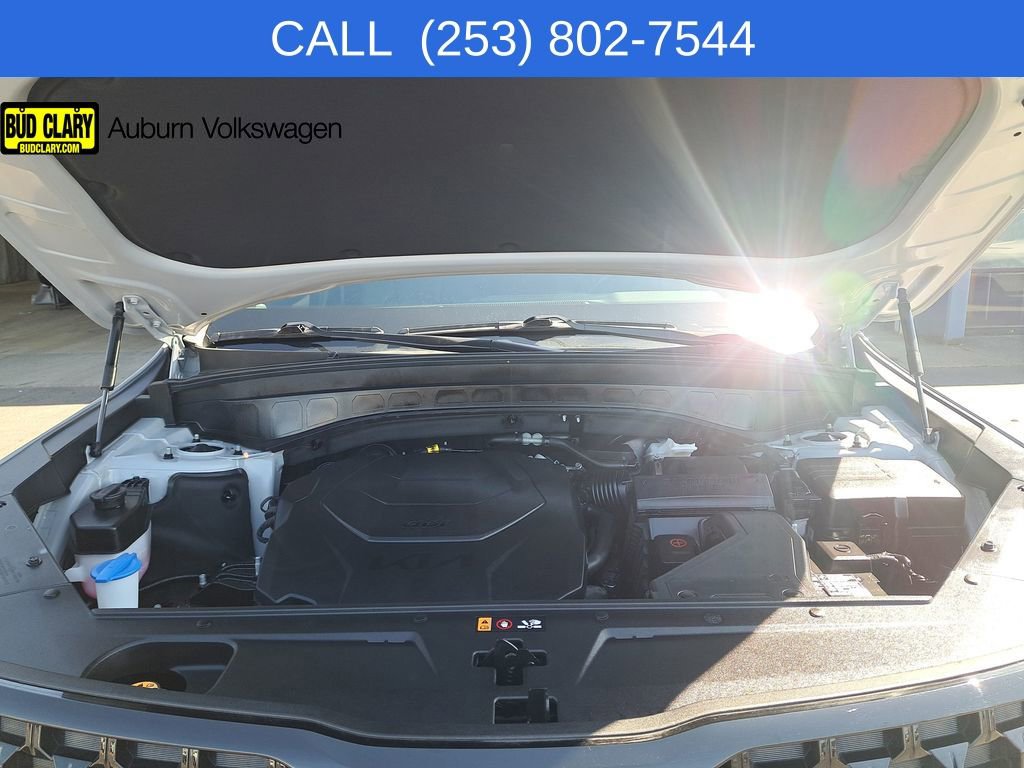Used 2025 Kia Telluride AWD image 12