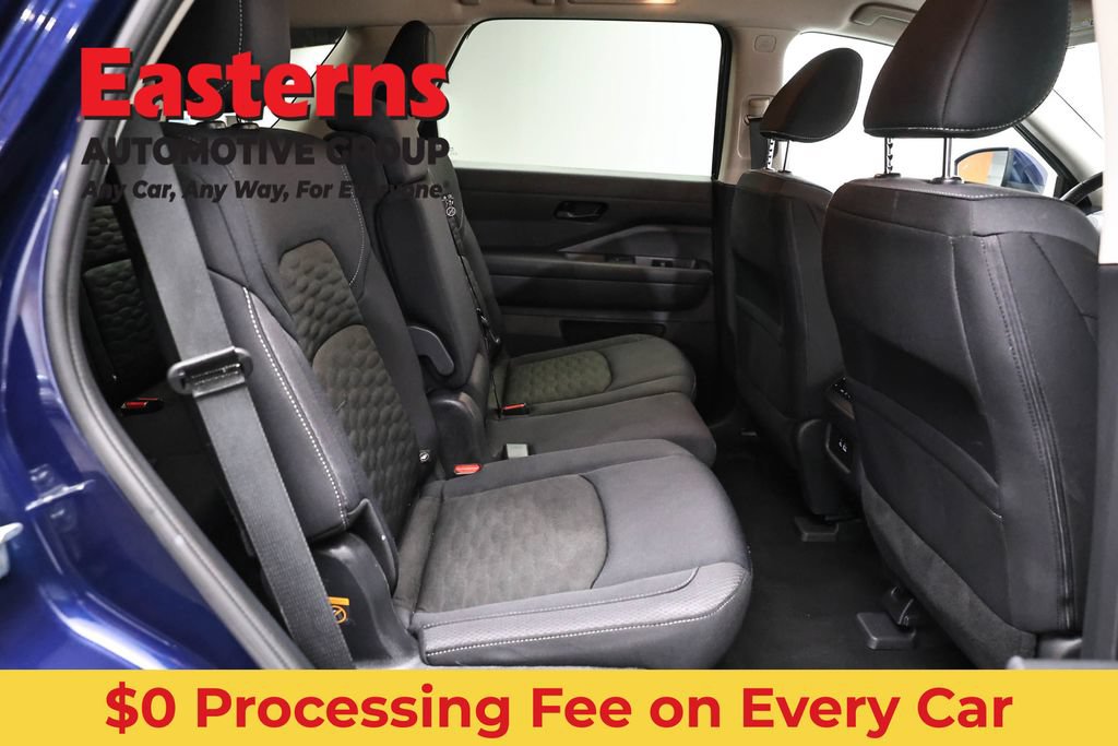 Used 2025 Nissan Pathfinder SV FWD image 22