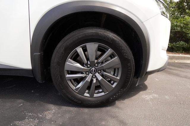 Used 2024 Nissan Pathfinder SV FWD image 33