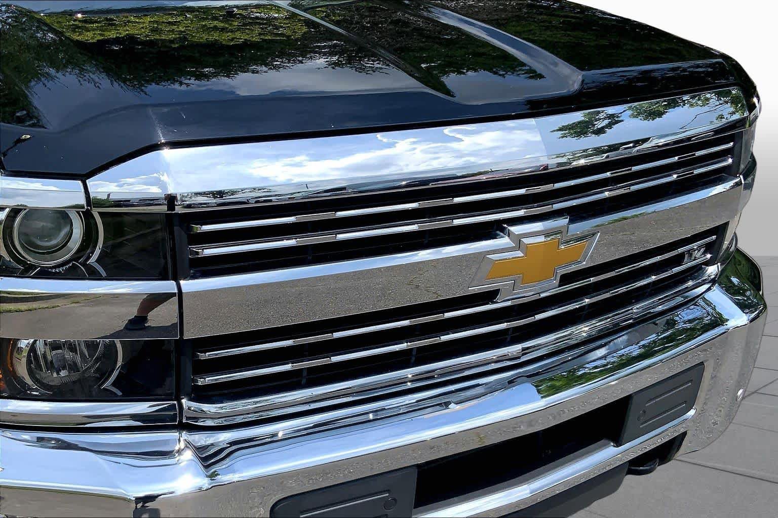 Used 2015 Chevrolet Silverado 3500 LTZ AWD/4WD image 29