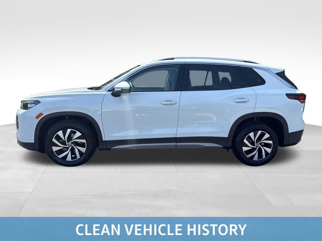 Used 2025 Volkswagen Tiguan S image 3