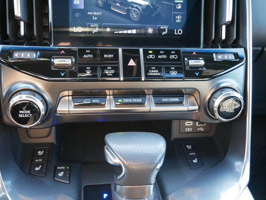 Used 2023 Lexus LX 600 F Sport w/ Accessory Package (Z1) AWD/4WD image 23
