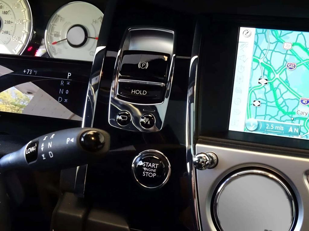 Used 2017 Rolls-Royce Wraith image 12