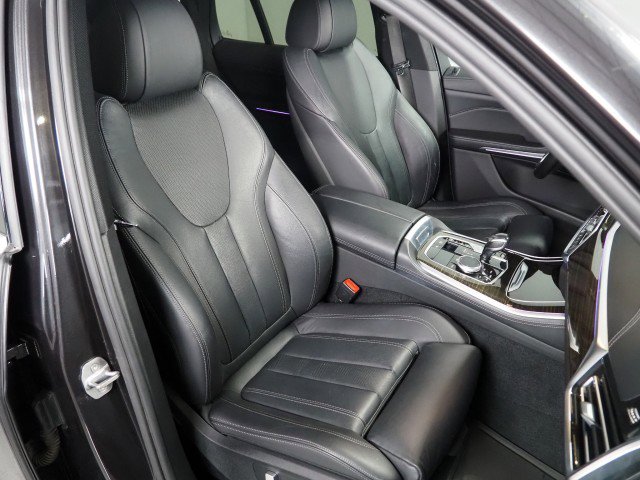 Used 2019 BMW X5 xDrive40i w/ Premium Package 2 image 2