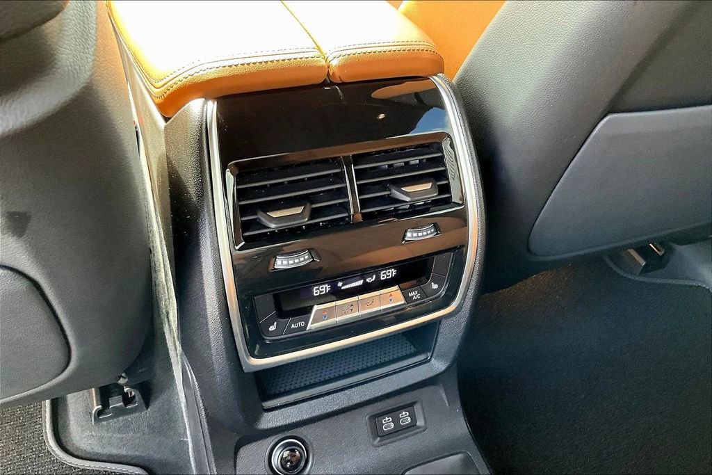 Used 2026 BMW X7 xDrive40i image 18